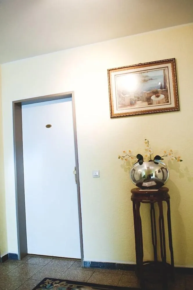 Rugs Hotel Duesseldorf  Дюссельдорф