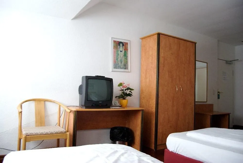 ***  Rugs Hotel Duesseldorf Германия