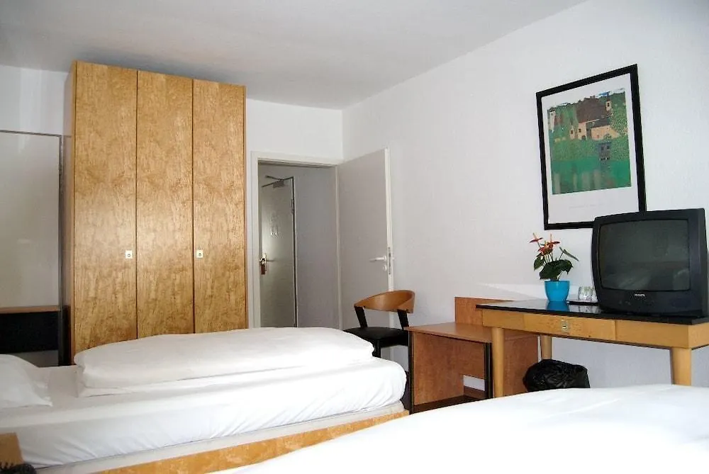 Rugs Hotel Duesseldorf Дюссельдорф