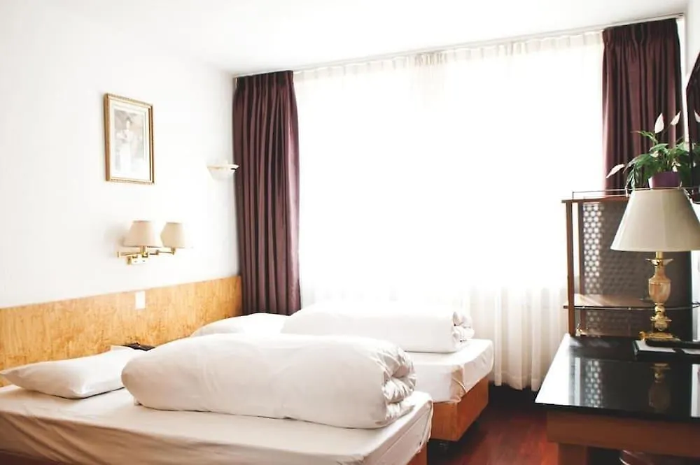 Rugs Hotel Duesseldorf 3*, Дюссельдорф