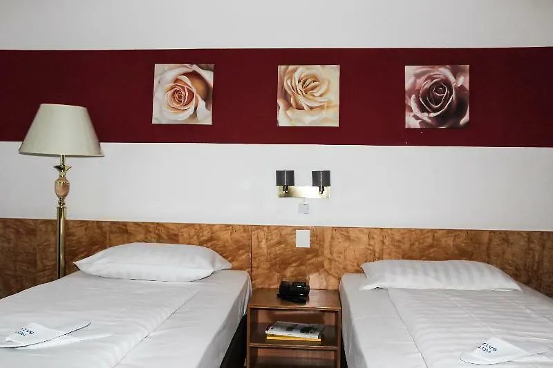 Rugs Hotel Duesseldorf Дюссельдорф